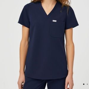 FIGS Caterina Navy One-Pocket Scrub Top in Extra Small (XS)